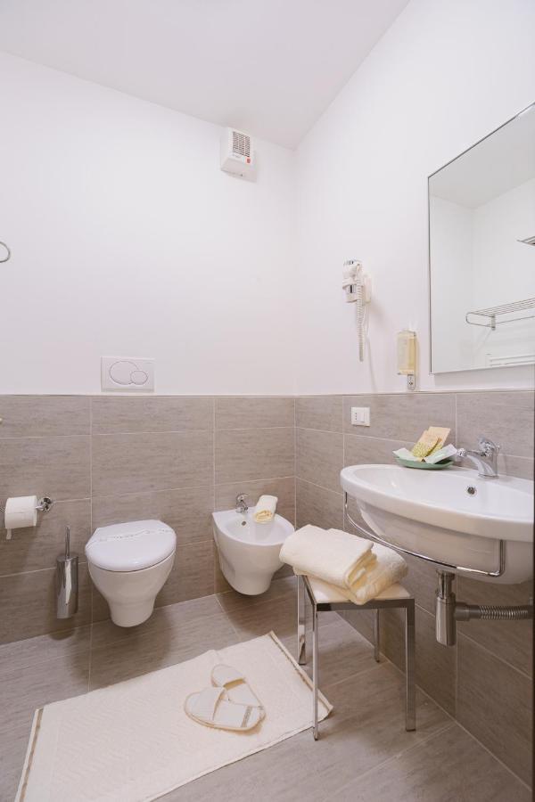 La Maison Di Carla Ancona Bagian luar foto