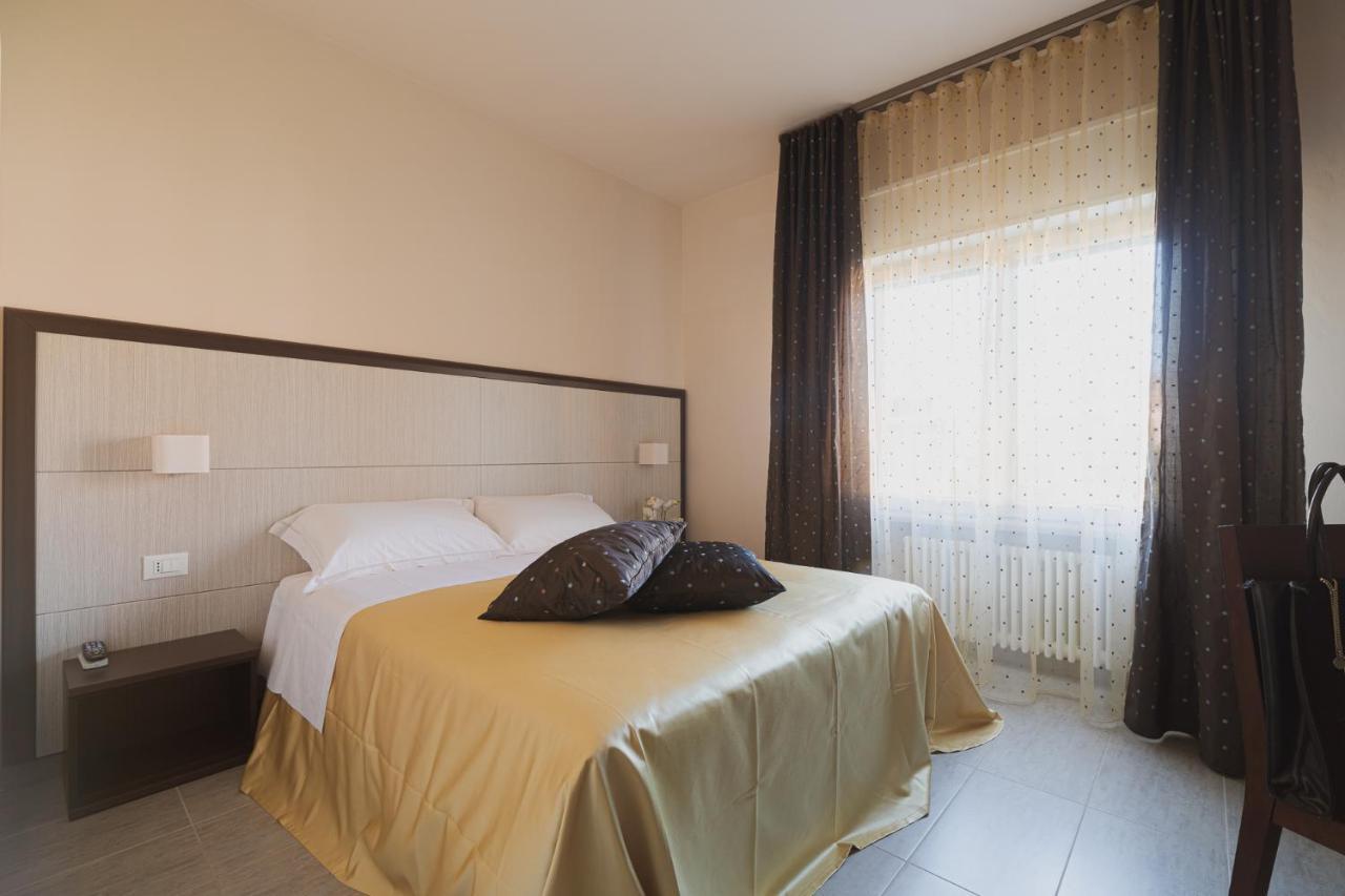 La Maison Di Carla Ancona Bagian luar foto