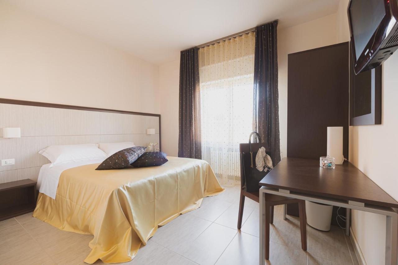 La Maison Di Carla Ancona Bagian luar foto