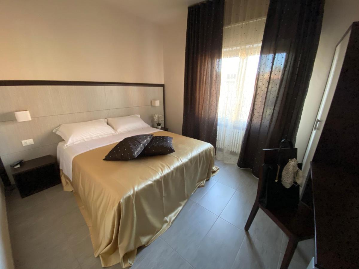 La Maison Di Carla Ancona Bagian luar foto