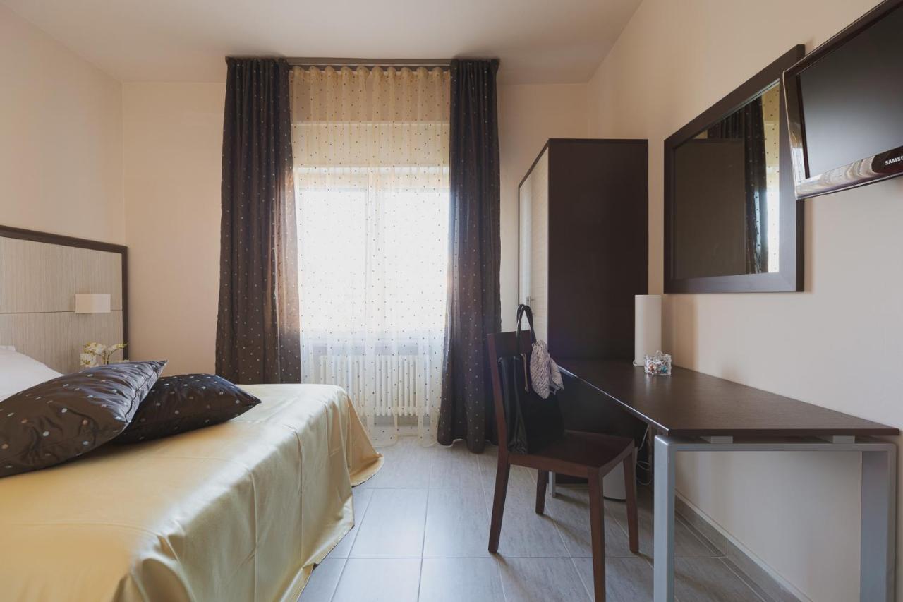 La Maison Di Carla Ancona Bagian luar foto