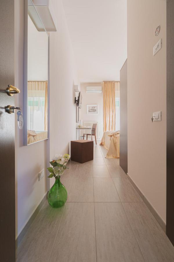 La Maison Di Carla Ancona Bagian luar foto