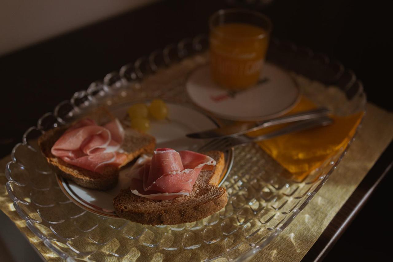 La Maison Di Carla Ancona Bagian luar foto